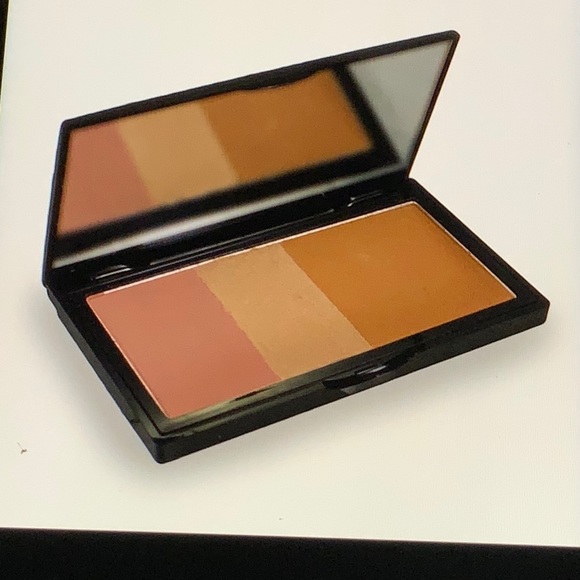 🆕MAKEOVER ESSENTIALS! Beauty Streak cheeky lady - Picture 5 of 5